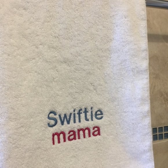 Swiftie Mama embroidered white bath towel gift for Taylor Swift fans - Picture 3 of 4